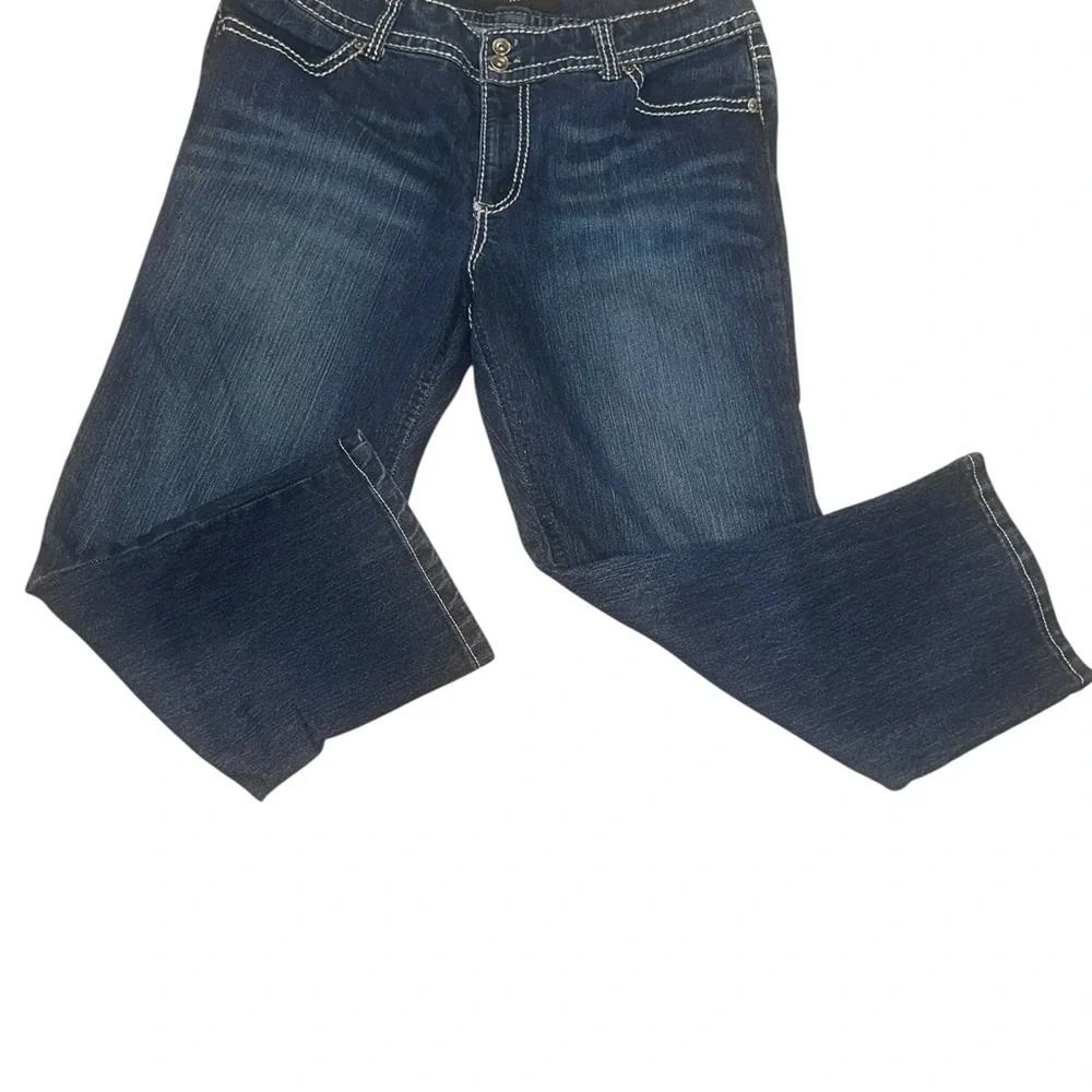Nine West Indigo Dark Date Night Fit Capri Jeans style: Annette 32/14